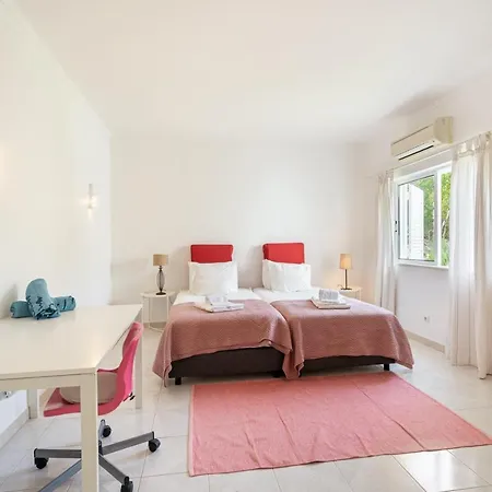 Villa Calmelo - Short Drive Away From Beaches Of Carvoeiro Benegil Albufeira