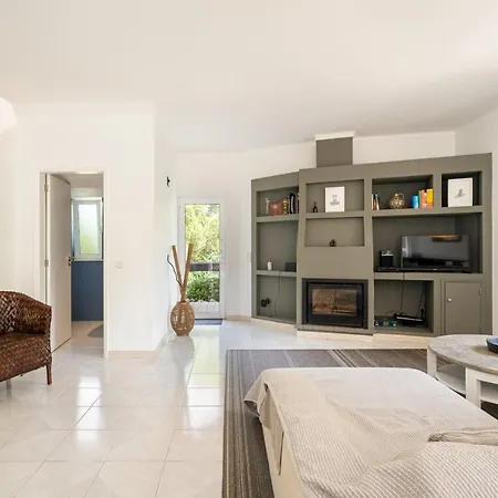 Calmelo - Short Drive Away From Beaches Of Carvoeiro Benegil * Albufeira